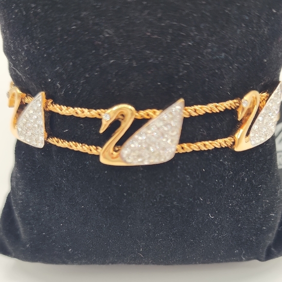 Swarovski Gold and White Swan Bracelet - Picture 2 of 13